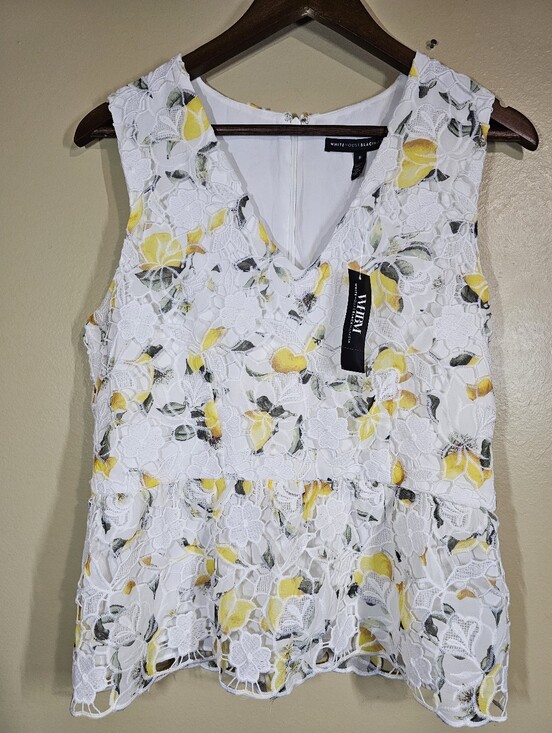 White House Black Market Tops - NWT White House Black Market Lemon Lace Peplum Top Size 8